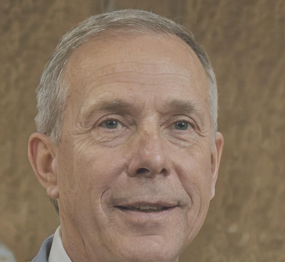 Theeraphong reviewing trading charts