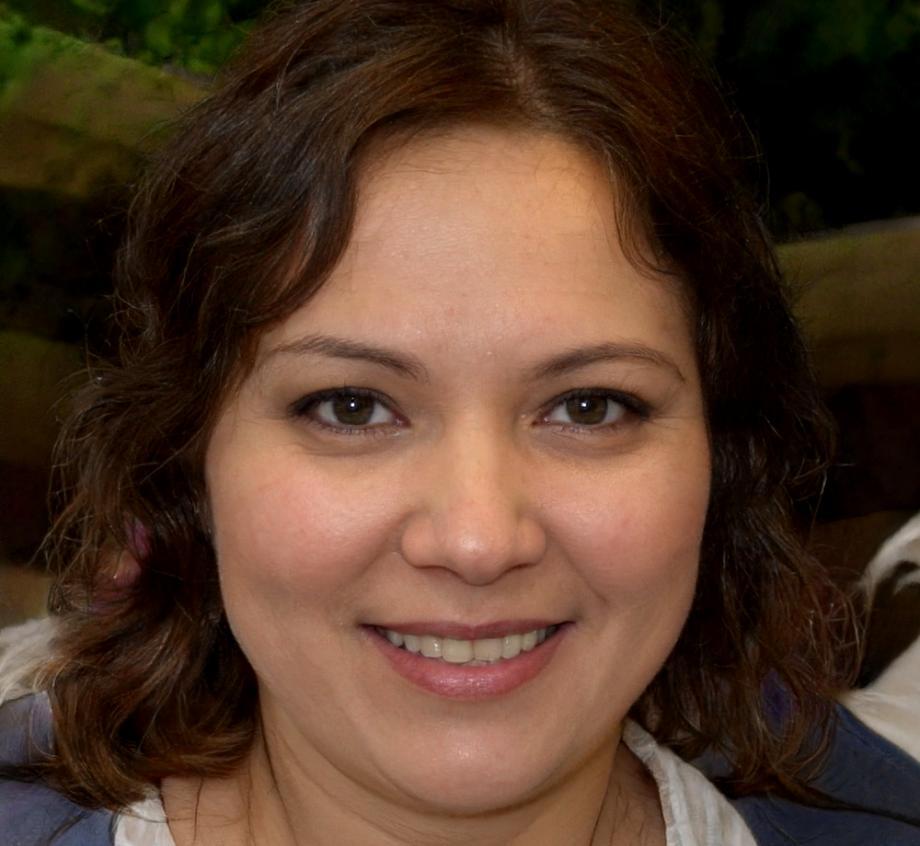 Portrait of Saoirse Halloran, market analysis instructor