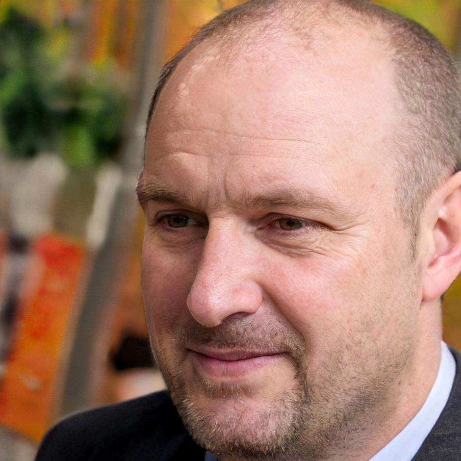 Portrait of Rowan Thackeray, derivatives specialist